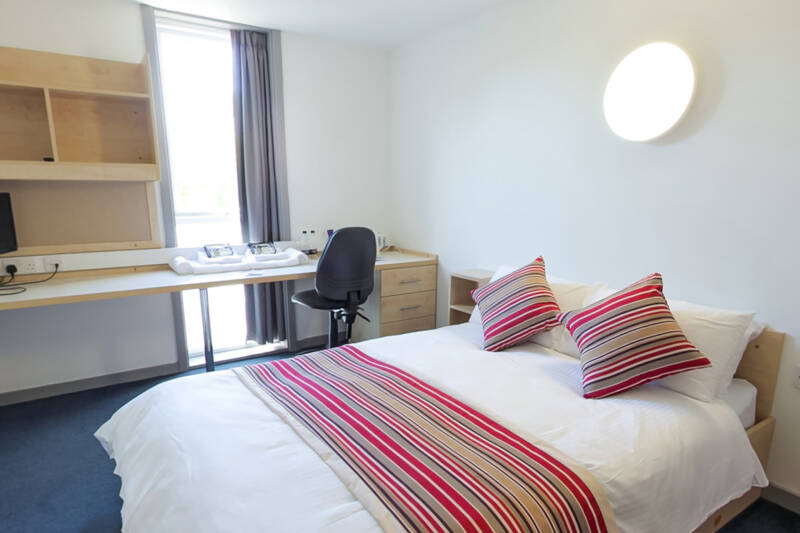 Keynes double en-suite bedroom