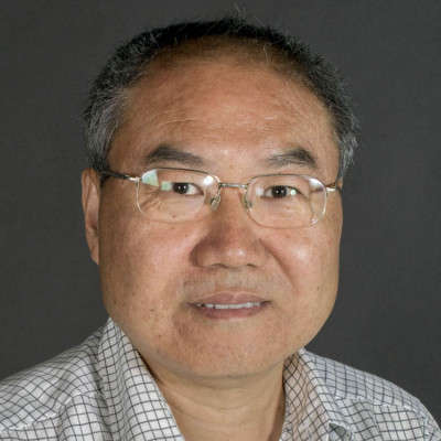 Portrait of Dr Xinggang Yan 