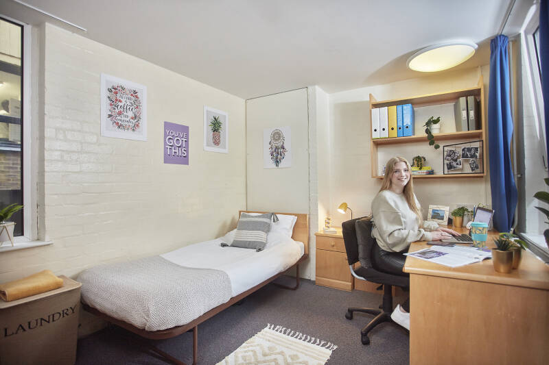 Darwin College bedroom featuring soft furnishing available via UniKitOut
