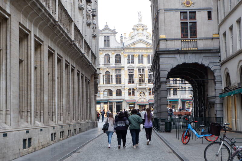 Citizens enjoying the little wonders of Brussels