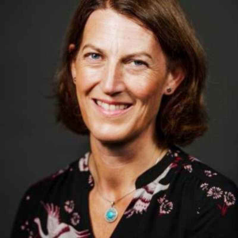 Dr Beth Breeze