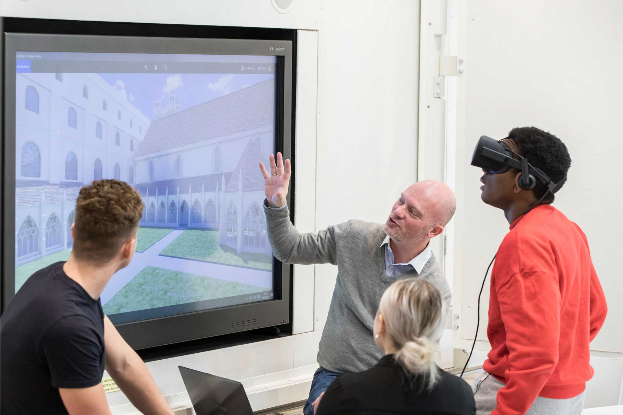Architecture academic works with students using virtual reality headset