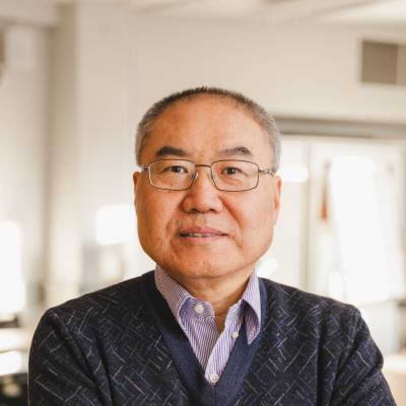 Dr Xinggang Yan