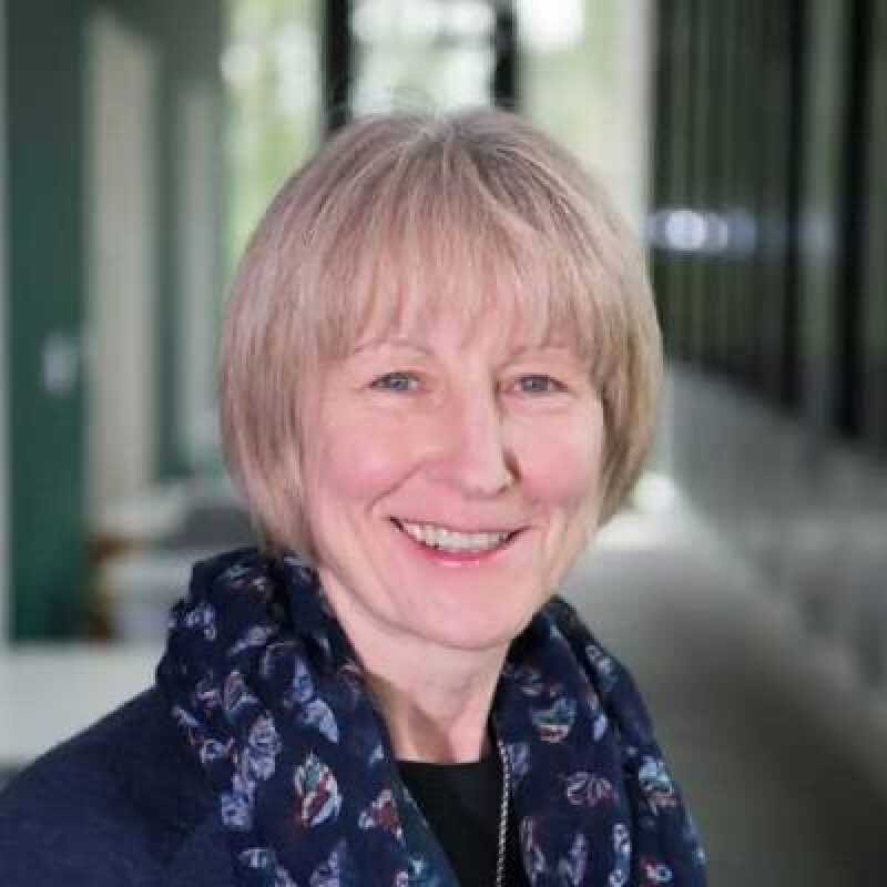 Dr Eleanor Curran