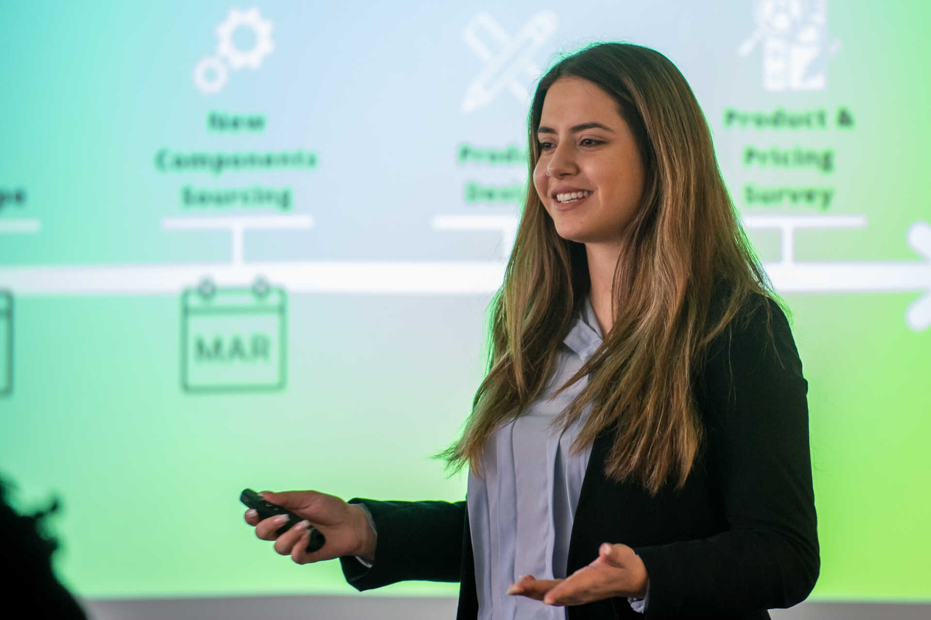 Simona Paraskevopoulou pitching Plantix – a plant self-watering device in the Business Start Up Journey final in 2022