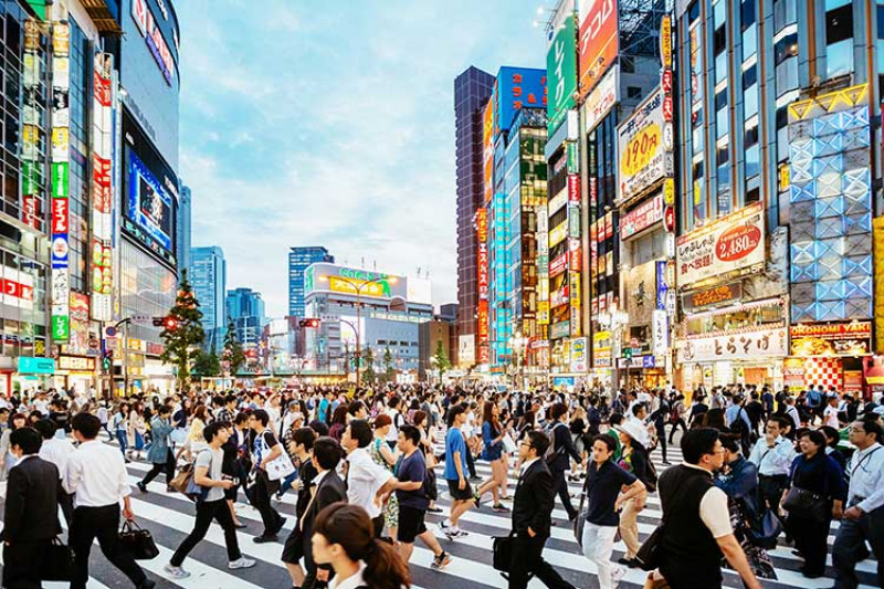 Crowds of people at a crossing in Tokyo