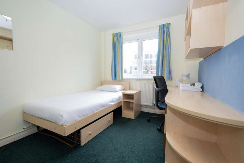Darwin College bedroom