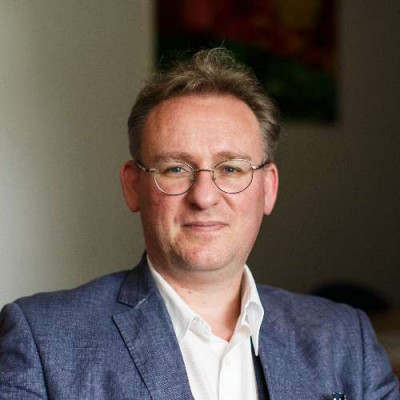 Portrait of Professor Simon Kirchin 