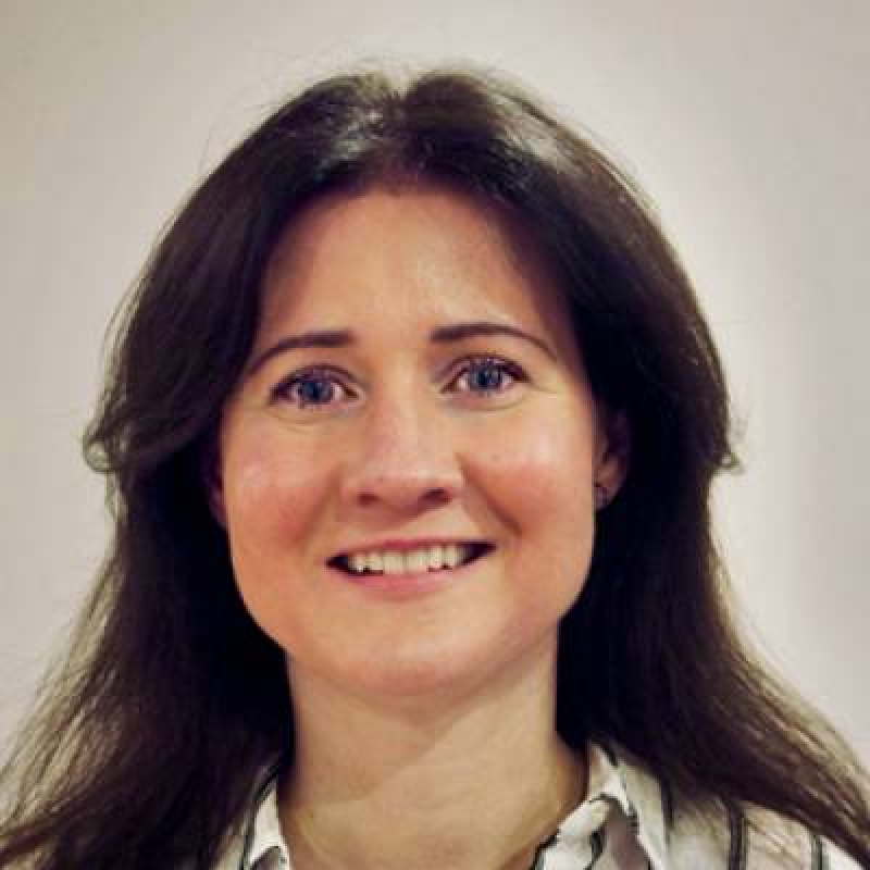  Lucia Heywood