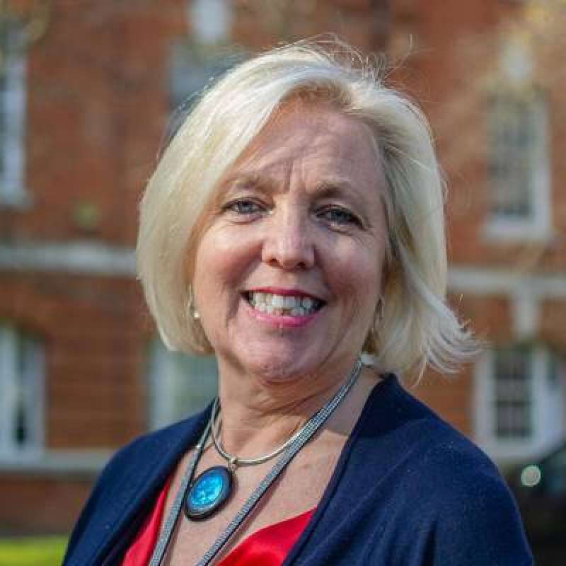 Ms Fiona Peniston-Bird
