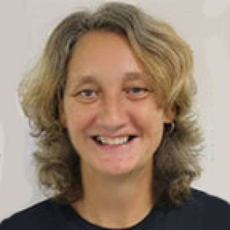  Lynn Gallagher