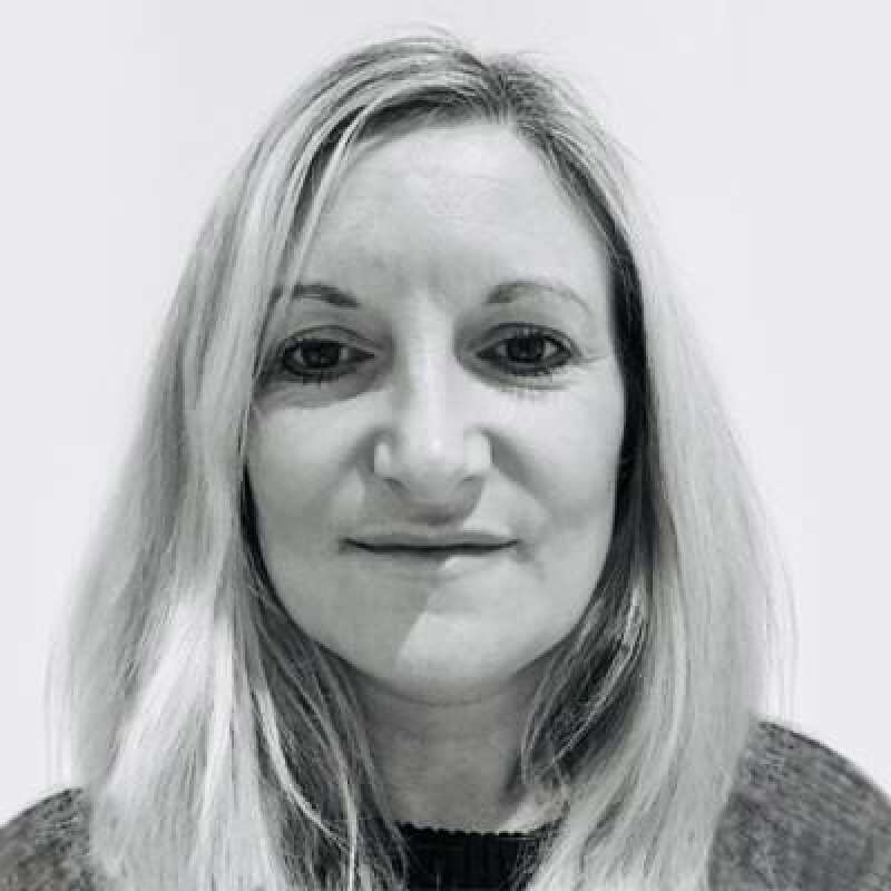  Helen Holland