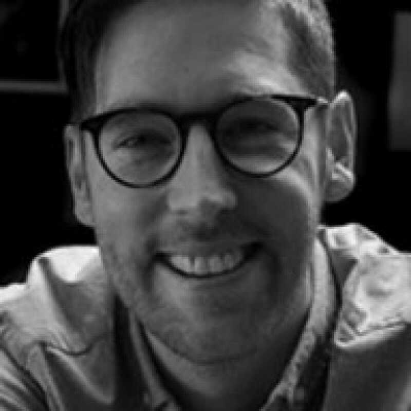 Dr Stefan Leach